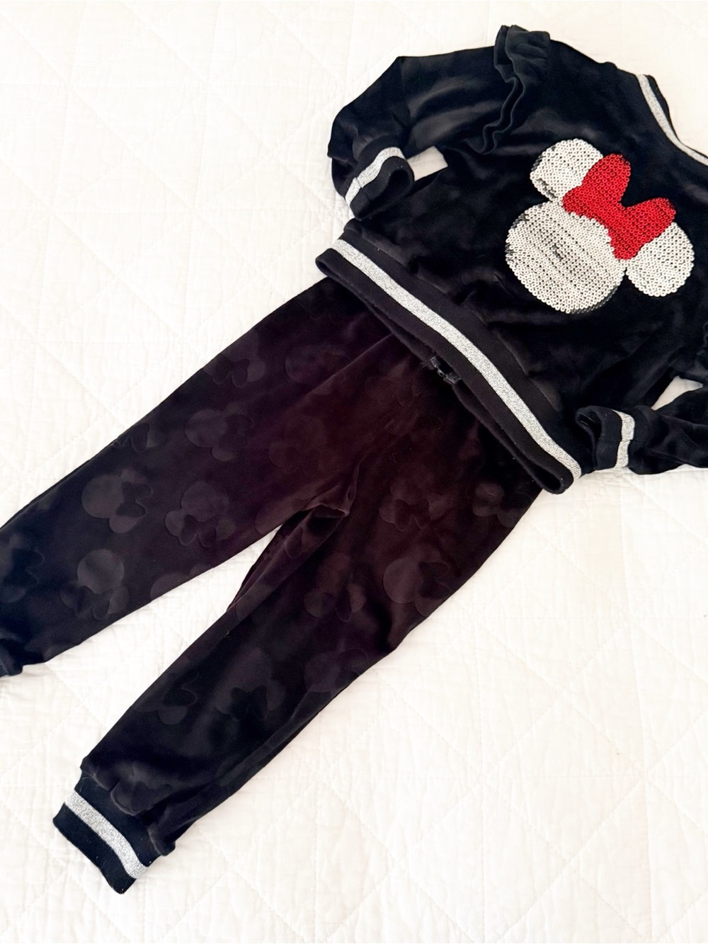 Disney Minnie Mouse Kids 2T Black Velour Girls' Jogger Set